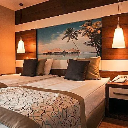 Adella Hotel 4*
